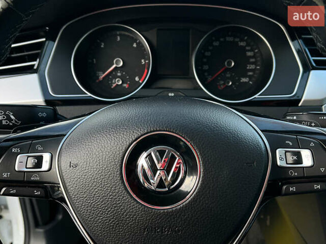 Белый Фольксваген Пассат, объемом двигателя 1.98 л и пробегом 272 тыс. км за 16200 $, фото 11 на Automoto.ua