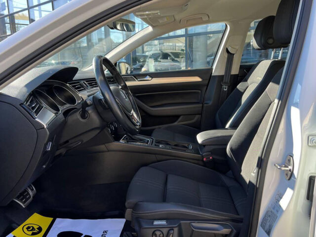 Білий Фольксваген Пассат, об'ємом двигуна 2 л та пробігом 198 тис. км за 20700 $, фото 7 на Automoto.ua