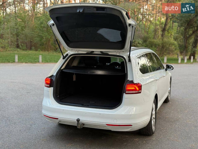 Белый Фольксваген Пассат, объемом двигателя 1.6 л и пробегом 200 тыс. км за 12900 $, фото 15 на Automoto.ua