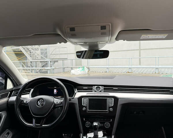 Белый Фольксваген Пассат, объемом двигателя 1.97 л и пробегом 219 тыс. км за 20000 $, фото 42 на Automoto.ua