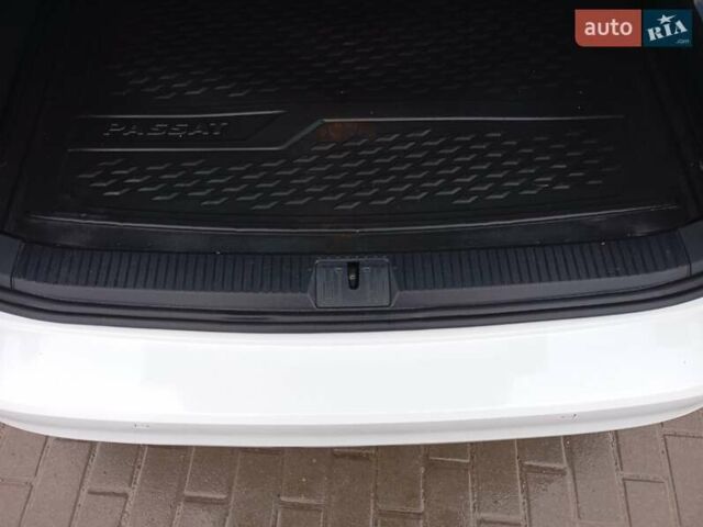 Білий Фольксваген Пассат, об'ємом двигуна 1.97 л та пробігом 195 тис. км за 18500 $, фото 6 на Automoto.ua
