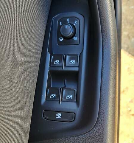 Білий Фольксваген Пассат, об'ємом двигуна 2 л та пробігом 276 тис. км за 15900 $, фото 22 на Automoto.ua