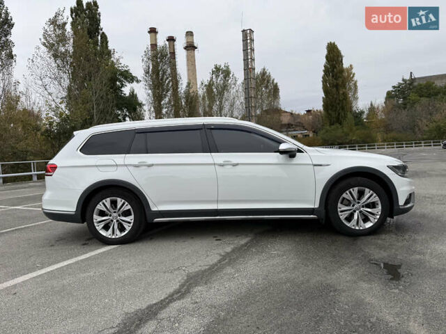 Белый Фольксваген Пассат, объемом двигателя 1.97 л и пробегом 219 тыс. км за 20000 $, фото 8 на Automoto.ua