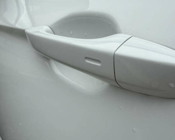 Белый Фольксваген Пассат, объемом двигателя 1.97 л и пробегом 219 тыс. км за 20000 $, фото 15 на Automoto.ua