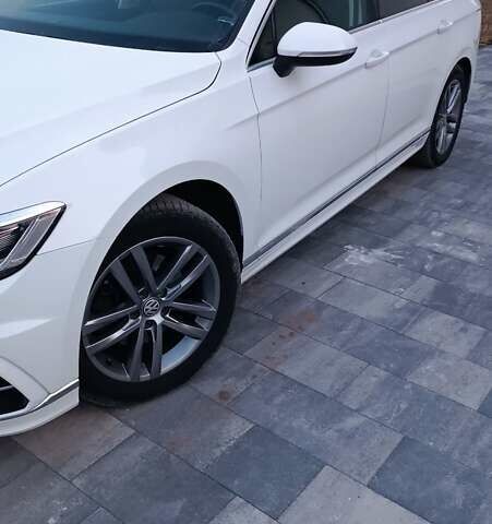 Фольксваген Пассат 2017 в Золочев на Automoto.ua Белый Фольксваген Пассат, объемом двигателя 2 л и пробегом 195 тыс. км за 18200 $, фото 6 на Automoto.ua