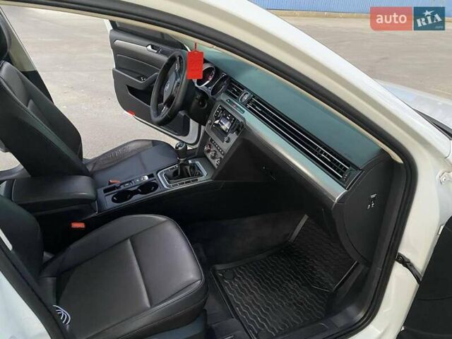 Білий Фольксваген Пассат, об'ємом двигуна 1.97 л та пробігом 380 тис. км за 12350 $, фото 22 на Automoto.ua