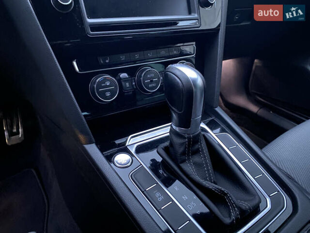 Білий Фольксваген Пассат, об'ємом двигуна 1.97 л та пробігом 243 тис. км за 17500 $, фото 21 на Automoto.ua