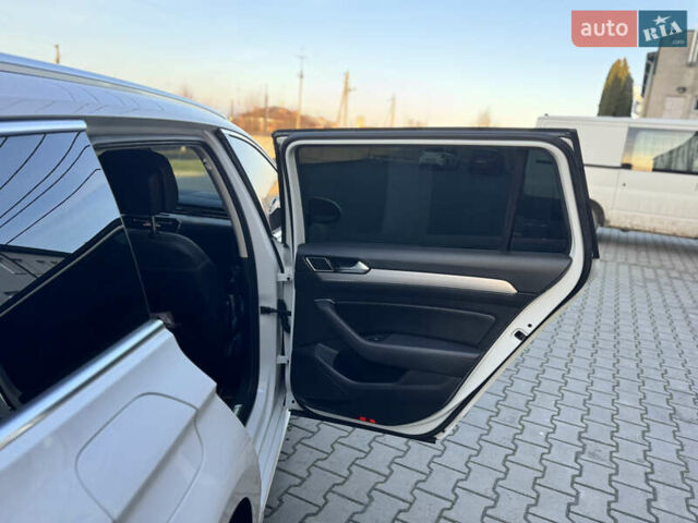 Белый Фольксваген Пассат, объемом двигателя 1.97 л и пробегом 289 тыс. км за 16800 $, фото 19 на Automoto.ua