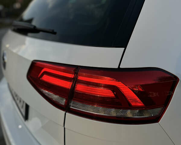 Белый Фольксваген Пассат, объемом двигателя 1.97 л и пробегом 290 тыс. км за 15799 $, фото 31 на Automoto.ua