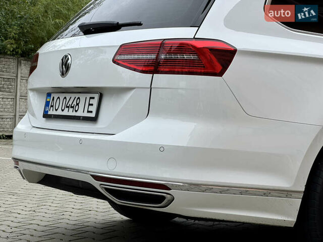 Белый Фольксваген Пассат, объемом двигателя 1.6 л и пробегом 262 тыс. км за 16000 $, фото 16 на Automoto.ua