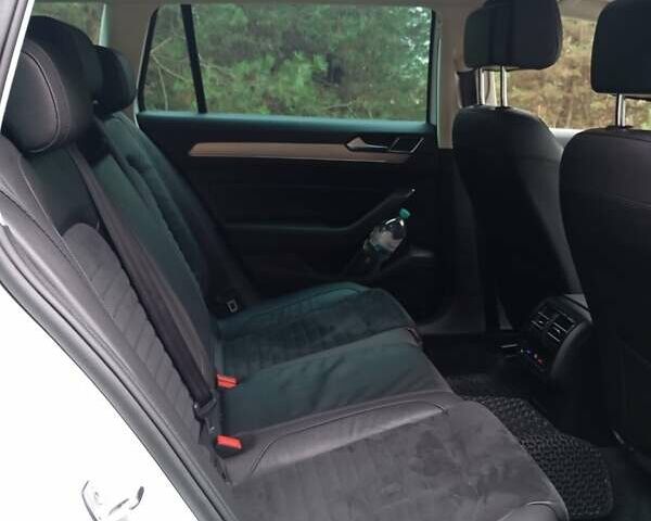 Білий Фольксваген Пассат, об'ємом двигуна 1.97 л та пробігом 195 тис. км за 18500 $, фото 16 на Automoto.ua