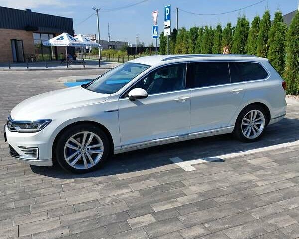 Белый Фольксваген Пассат, объемом двигателя 1.4 л и пробегом 187 тыс. км за 20400 $, фото 7 на Automoto.ua