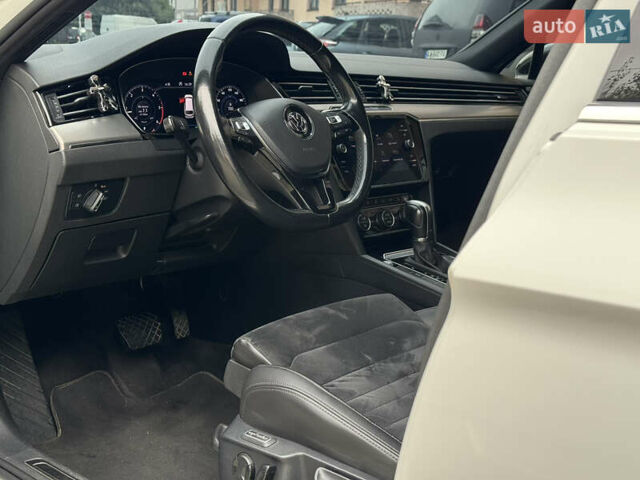 Белый Фольксваген Пассат, объемом двигателя 1.6 л и пробегом 262 тыс. км за 16000 $, фото 26 на Automoto.ua