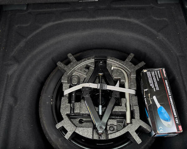 Белый Фольксваген Пассат, объемом двигателя 1.6 л и пробегом 274 тыс. км за 13399 $, фото 11 на Automoto.ua