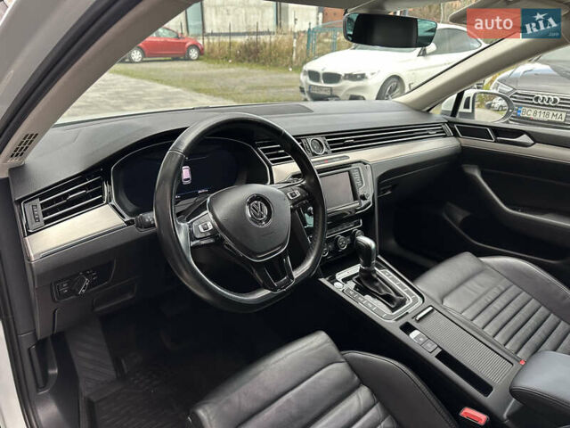 Белый Фольксваген Пассат, объемом двигателя 2 л и пробегом 260 тыс. км за 18250 $, фото 16 на Automoto.ua