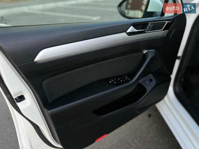 Белый Фольксваген Пассат, объемом двигателя 1.97 л и пробегом 290 тыс. км за 16499 $, фото 8 на Automoto.ua