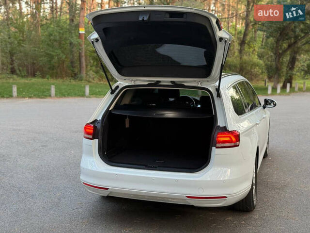 Белый Фольксваген Пассат, объемом двигателя 1.6 л и пробегом 200 тыс. км за 12900 $, фото 21 на Automoto.ua