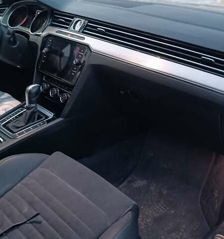 Фольксваген Пассат 2017 в Золочев на Automoto.ua Белый Фольксваген Пассат, объемом двигателя 2 л и пробегом 195 тыс. км за 18200 $, фото 7 на Automoto.ua