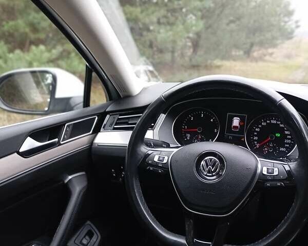 Білий Фольксваген Пассат, об'ємом двигуна 1.97 л та пробігом 195 тис. км за 18500 $, фото 24 на Automoto.ua