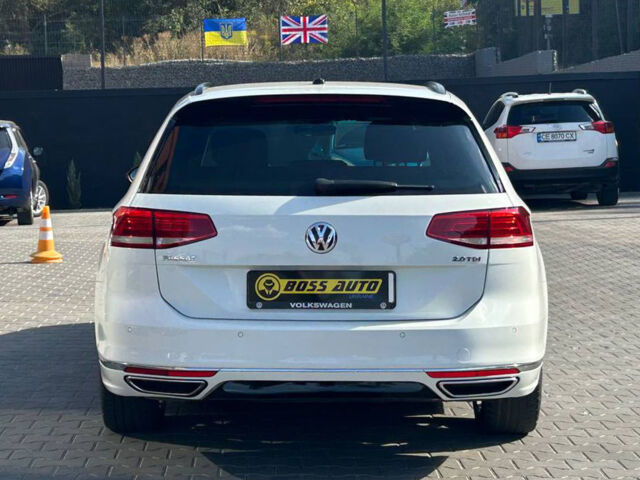 Белый Фольксваген Пассат, объемом двигателя 2 л и пробегом 226 тыс. км за 23500 $, фото 4 на Automoto.ua