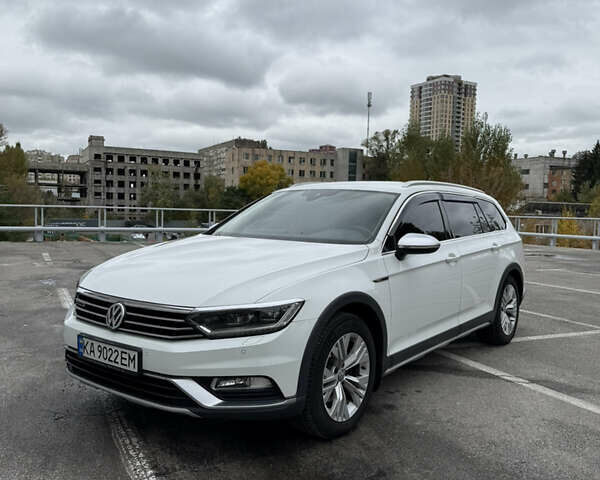 Белый Фольксваген Пассат, объемом двигателя 1.97 л и пробегом 219 тыс. км за 20000 $, фото 13 на Automoto.ua