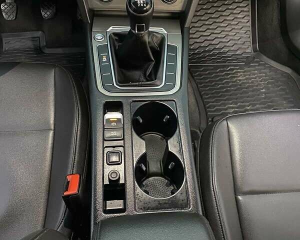 Білий Фольксваген Пассат, об'ємом двигуна 1.97 л та пробігом 381 тис. км за 11850 $, фото 23 на Automoto.ua