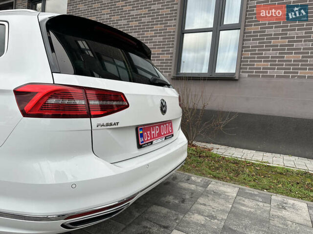 Белый Фольксваген Пассат, объемом двигателя 2 л и пробегом 260 тыс. км за 18250 $, фото 11 на Automoto.ua