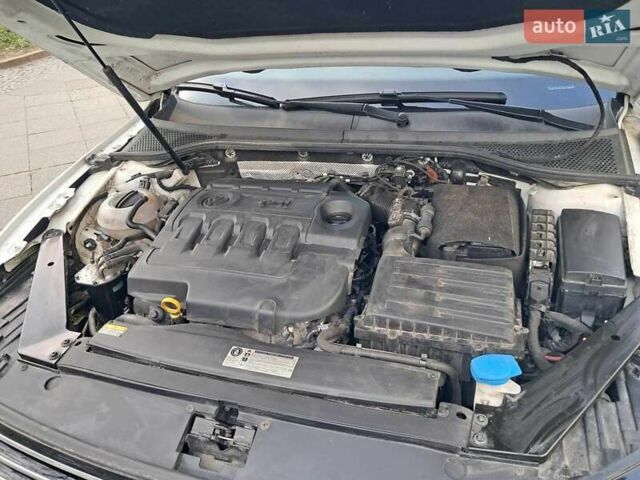 Білий Фольксваген Пассат, об'ємом двигуна 1.6 л та пробігом 237 тис. км за 15600 $, фото 12 на Automoto.ua