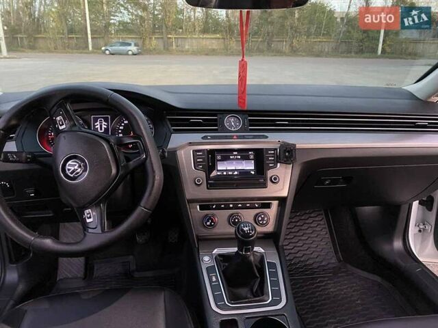 Білий Фольксваген Пассат, об'ємом двигуна 1.97 л та пробігом 381 тис. км за 11850 $, фото 22 на Automoto.ua