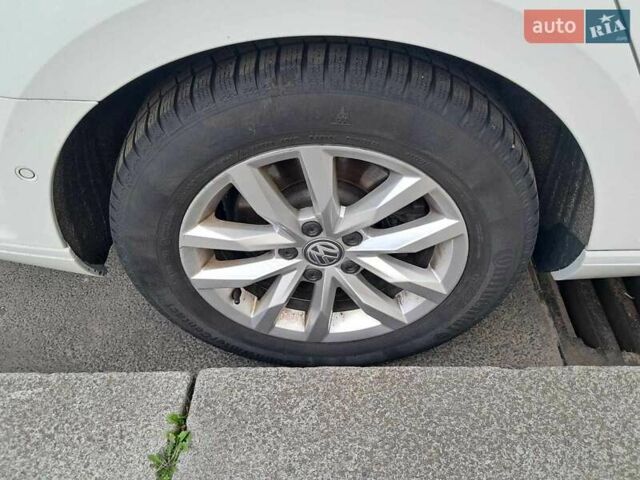 Білий Фольксваген Пассат, об'ємом двигуна 1.6 л та пробігом 237 тис. км за 15600 $, фото 10 на Automoto.ua