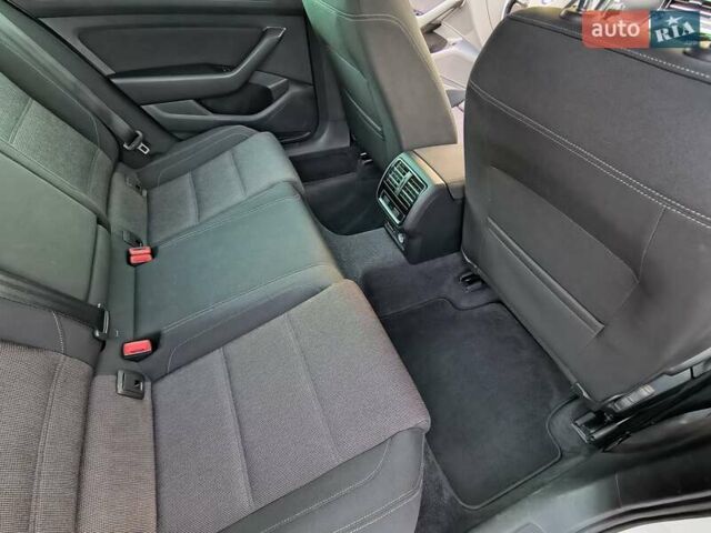 Білий Фольксваген Пассат, об'ємом двигуна 1.97 л та пробігом 290 тис. км за 19500 $, фото 39 на Automoto.ua