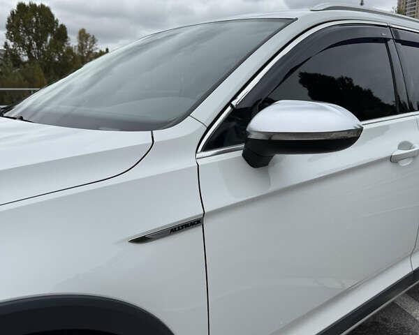 Белый Фольксваген Пассат, объемом двигателя 1.97 л и пробегом 219 тыс. км за 20000 $, фото 14 на Automoto.ua