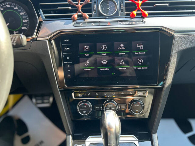 Белый Фольксваген Пассат, объемом двигателя 2 л и пробегом 226 тыс. км за 23500 $, фото 11 на Automoto.ua