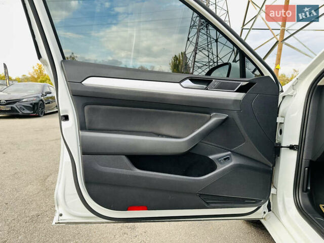 Белый Фольксваген Пассат, объемом двигателя 1.97 л и пробегом 197 тыс. км за 14800 $, фото 14 на Automoto.ua