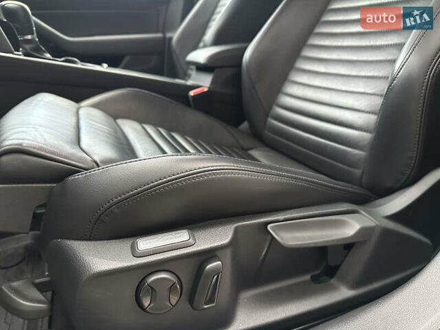 Белый Фольксваген Пассат, объемом двигателя 2 л и пробегом 260 тыс. км за 18250 $, фото 32 на Automoto.ua