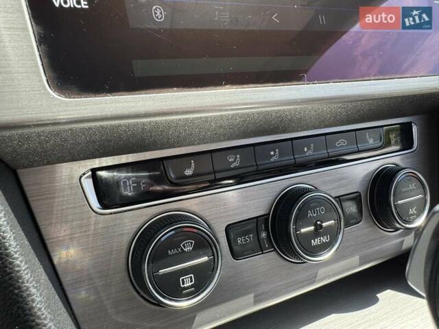 Білий Фольксваген Пассат, об'ємом двигуна 1.97 л та пробігом 198 тис. км за 17800 $, фото 44 на Automoto.ua