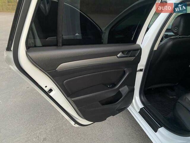 Білий Фольксваген Пассат, об'ємом двигуна 1.97 л та пробігом 380 тис. км за 12350 $, фото 17 на Automoto.ua