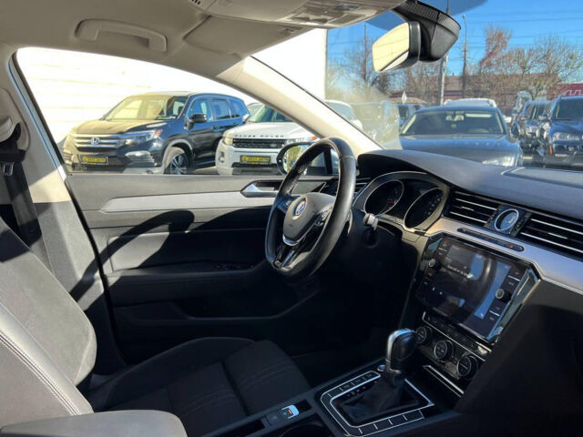 Білий Фольксваген Пассат, об'ємом двигуна 2 л та пробігом 198 тис. км за 20700 $, фото 22 на Automoto.ua