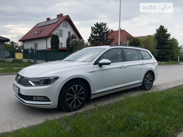 Белый Фольксваген Пассат, объемом двигателя 1.6 л и пробегом 274 тыс. км за 13399 $, фото 6 на Automoto.ua