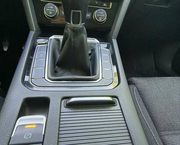 Белый Фольксваген Пассат, объемом двигателя 1.6 л и пробегом 218 тыс. км за 14950 $, фото 30 на Automoto.ua