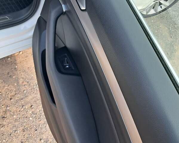 Белый Фольксваген Пассат, объемом двигателя 2 л и пробегом 229 тыс. км за 16200 $, фото 12 на Automoto.ua