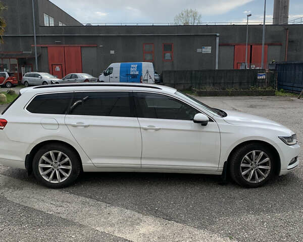 Белый Фольксваген Пассат, объемом двигателя 1.97 л и пробегом 230 тыс. км за 14500 $, фото 6 на Automoto.ua