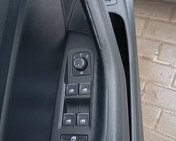 Білий Фольксваген Пассат, об'ємом двигуна 1.97 л та пробігом 195 тис. км за 18500 $, фото 62 на Automoto.ua