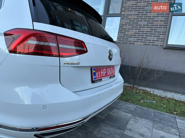Белый Фольксваген Пассат, объемом двигателя 2 л и пробегом 260 тыс. км за 18250 $, фото 10 на Automoto.ua