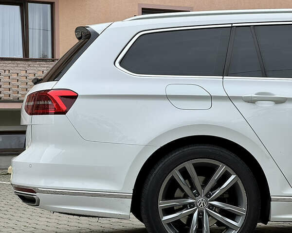 Белый Фольксваген Пассат, объемом двигателя 1.6 л и пробегом 262 тыс. км за 16000 $, фото 5 на Automoto.ua