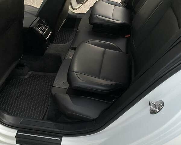 Білий Фольксваген Пассат, об'ємом двигуна 1.97 л та пробігом 380 тис. км за 12350 $, фото 24 на Automoto.ua