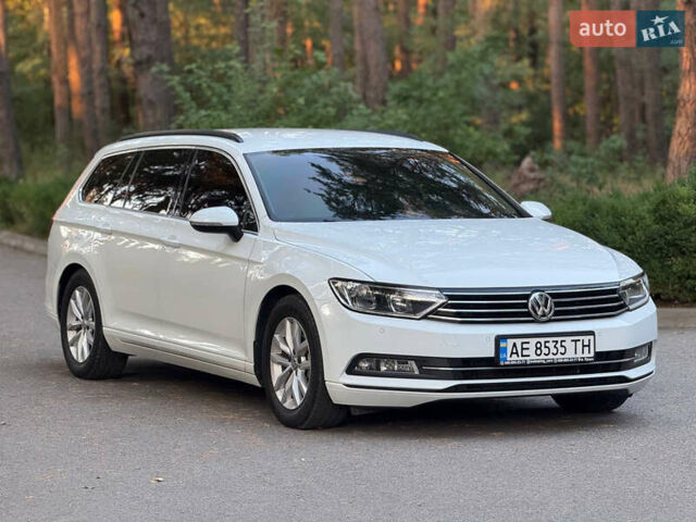 Белый Фольксваген Пассат, объемом двигателя 1.6 л и пробегом 200 тыс. км за 12900 $, фото 9 на Automoto.ua