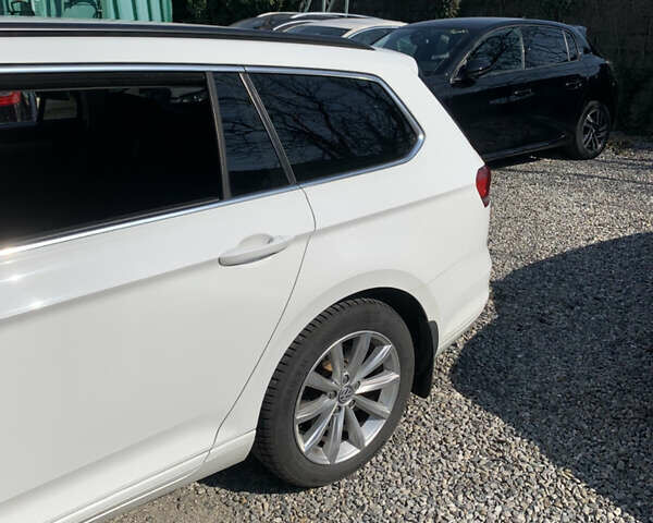 Белый Фольксваген Пассат, объемом двигателя 1.97 л и пробегом 230 тыс. км за 14500 $, фото 15 на Automoto.ua