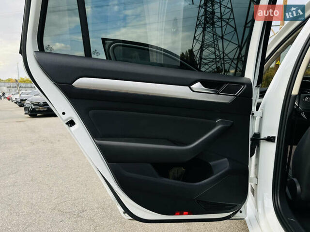 Белый Фольксваген Пассат, объемом двигателя 1.97 л и пробегом 197 тыс. км за 14800 $, фото 16 на Automoto.ua