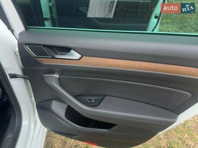 Белый Фольксваген Пассат, объемом двигателя 1.97 л и пробегом 290 тыс. км за 16300 $, фото 12 на Automoto.ua